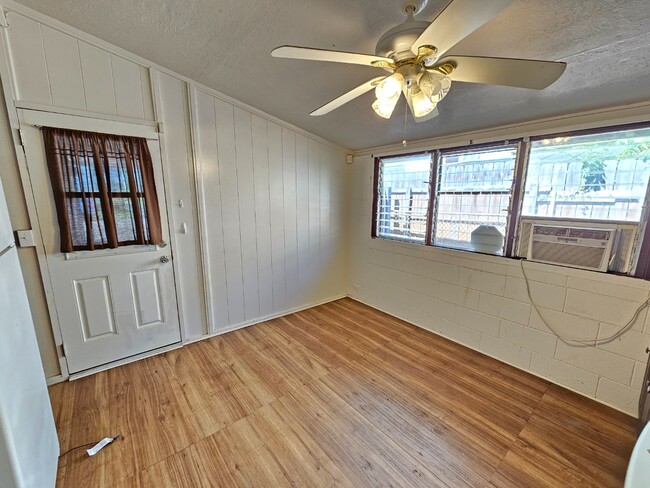 2-bedroom 1 bath apartment with 1 parking. - 2-bedroom 1 bath apartment with 1 parking. Unidad B
