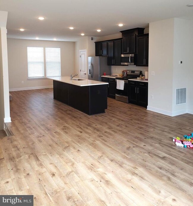 Photo - 2204 Shadmoor Dr