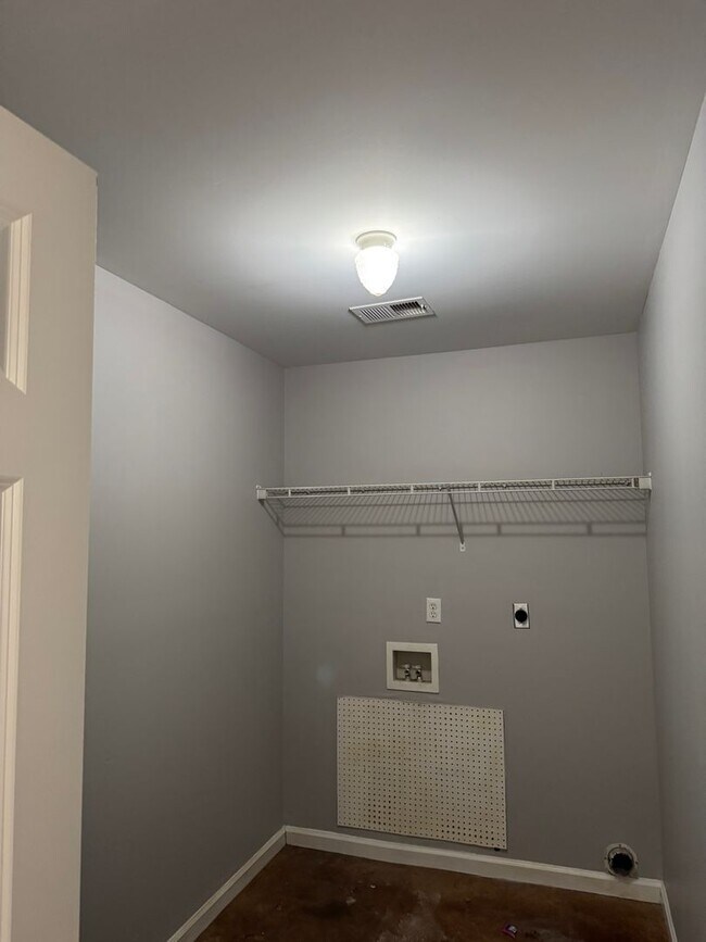 Photo - 100 Nikki Dr