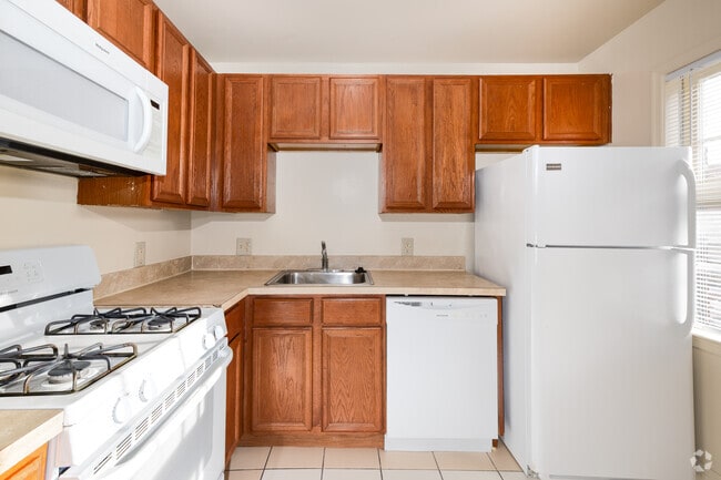Unit 1 - Studio - 725SF - Kitchen
