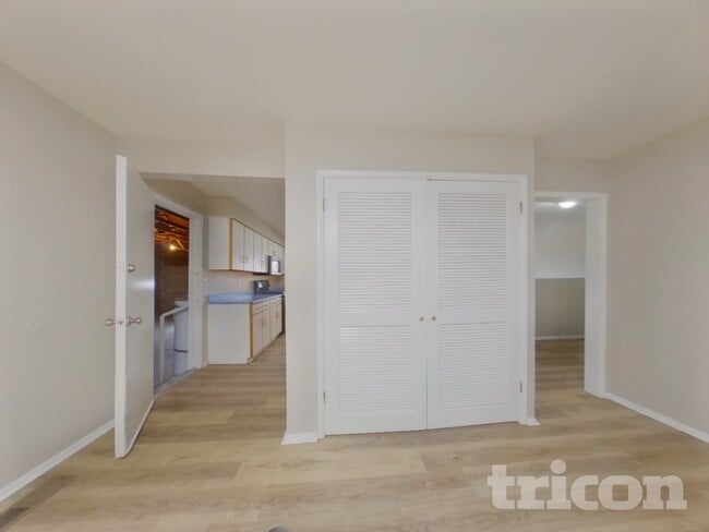1045 Crown Dr