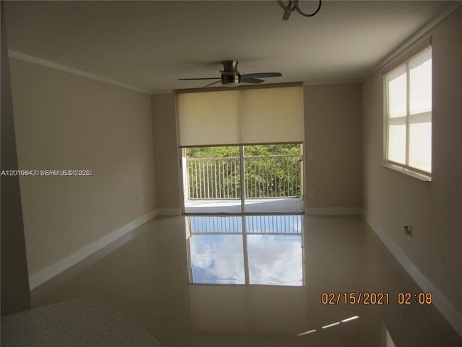 Photo - 8343 Lake Dr Unidad 506