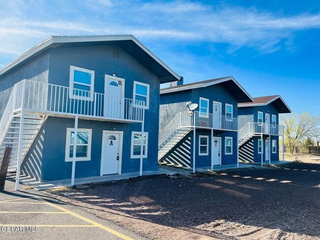 Building Photo - 14831 Allemands Ave Unit c