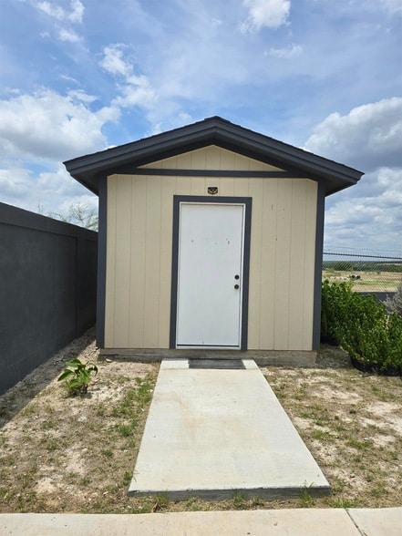 7108 EL MESON DR