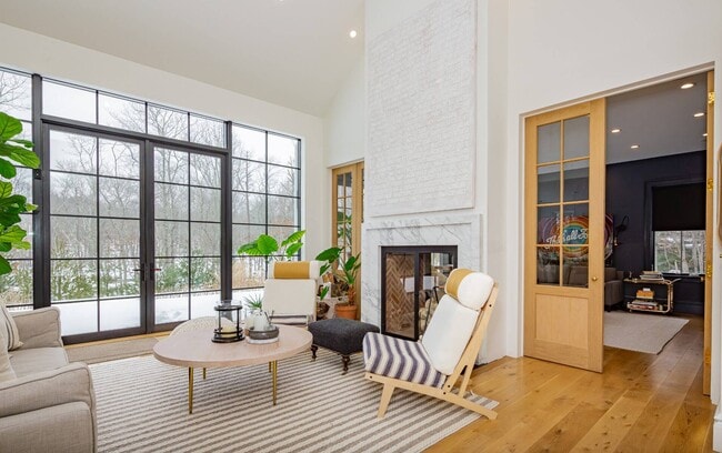 Photo - 13 Hilltop Ln