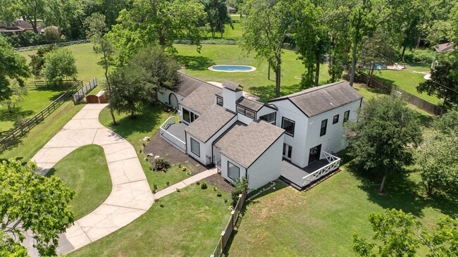 Building Photo - 5230 Meadow Forest Ln