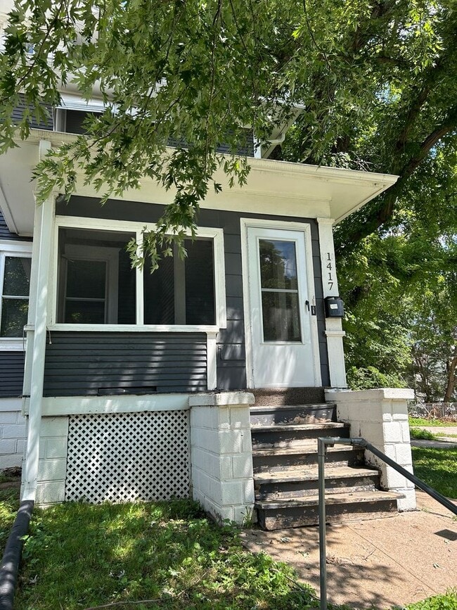 Building Photo - Timeless Charm Meets Modern Comfort – Spacious 3 Bedroom Duplex Near Downtown Omaha