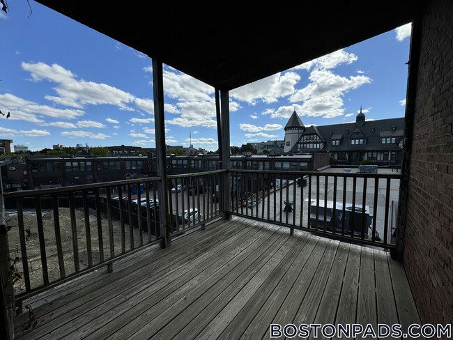 Photo - 15 Green St Unit 6