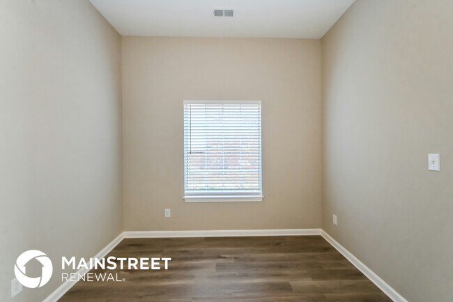 Photo - 10092 Mill Hill Ave