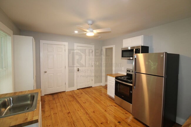 Photo - 3 Baker St Unit 4