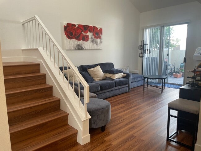 Building Photo - Dual Master Two Bedroom Townhome in Westpa...