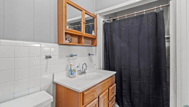 Photo - 308 SW Johnson St