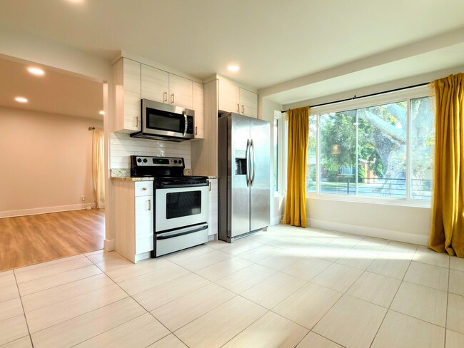 Building Photo - 1021 E Millbert Ave Unit 1021 Millbert Ave Rental