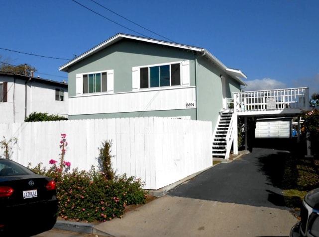 Unidad A - Planta baja - 6694 Sabado Tarde Rd