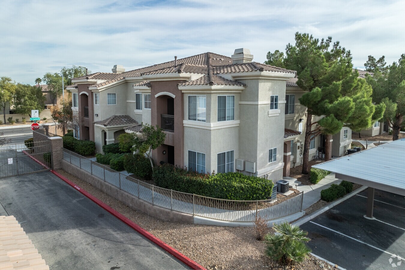 Photo - The Falls at Rhodes Ranch Apartamentos