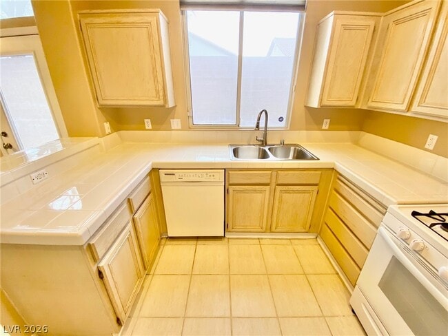 Photo - 1605 Cimarron Crest St