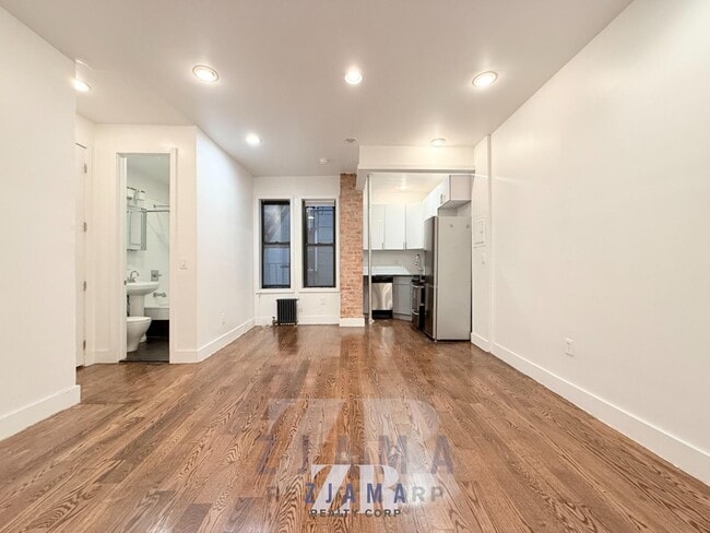 Building Photo - 410 Eastern Pkwy Unit 2D Rental