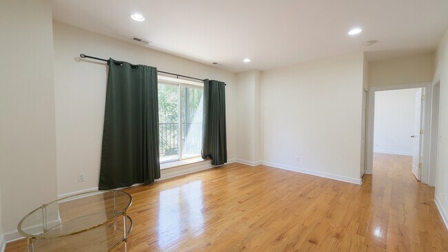 3354 W Wilson Ave Unit 2S