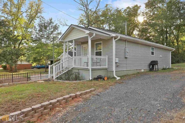 2 Bedroom 1 Bath Home in Downtown Newnan c... - 2 Bedroom 1 Bath Home in Downtown Newnan c...