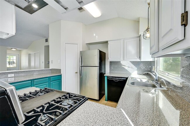 Photo - 2504 Spring Wagon Ln