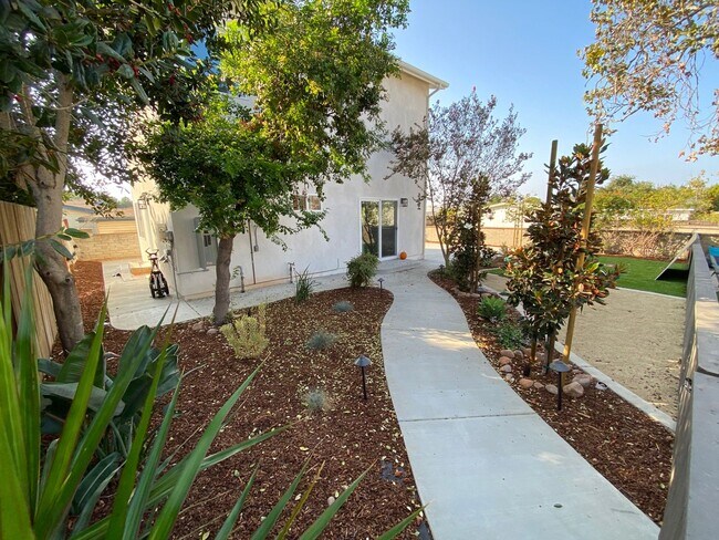 Photo - 4BD/2BA, Private Yard!!