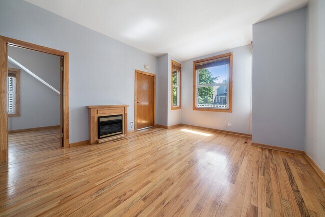 Photo - 3934 N Francisco Ave Unidad 1