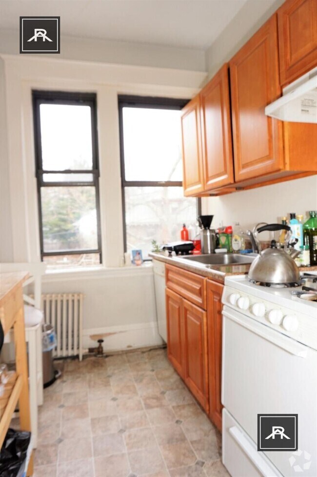 Building Photo - 1 bedroom in Brighton MA 02135 Unit 6 Rental