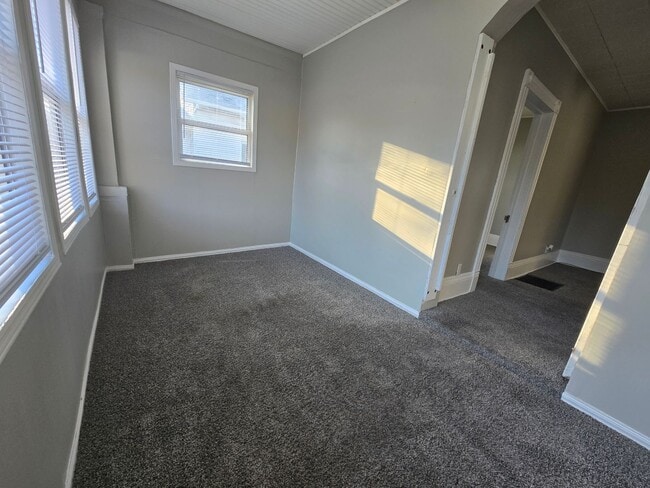 Photo - 2 Bedroom Home Near Down Town Bloomington