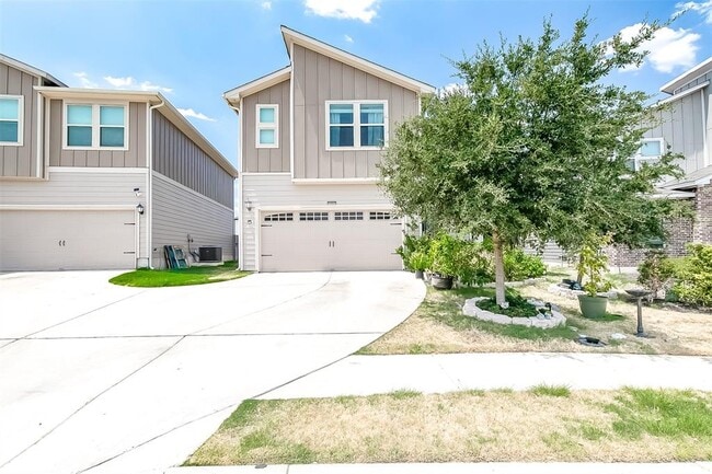 Photo - 15912 Cadoz Dr House