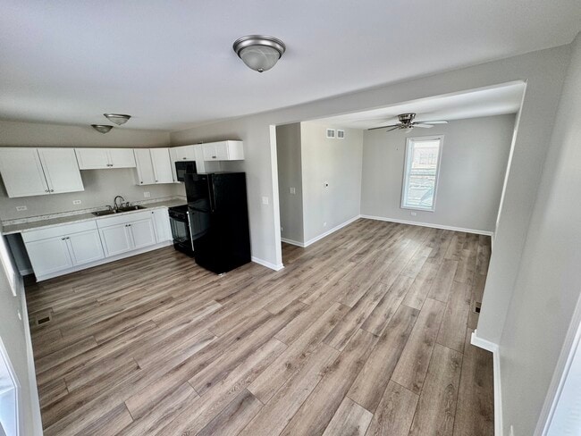 Photo - 203 W Main St