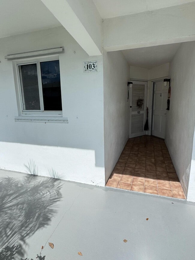 Building Photo - 5 Westwood Ave Unit 103d Rental