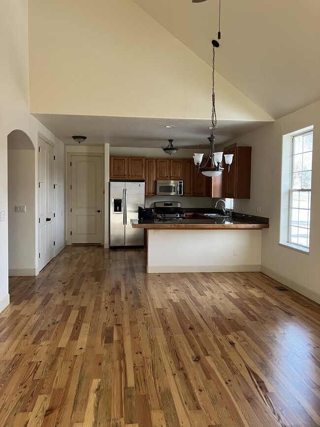 Photo - 217 Spirit Way