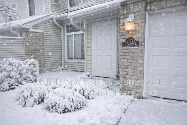 Building Photo - 15333 Greenhaven Ln