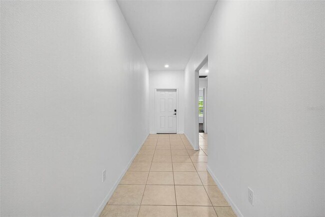 Photo - 9907 Branching Ship Trce