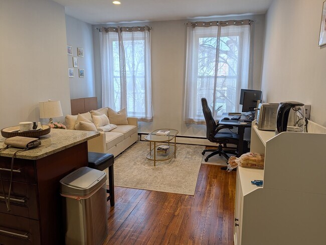 Photo - 15 University Rd Unit 25