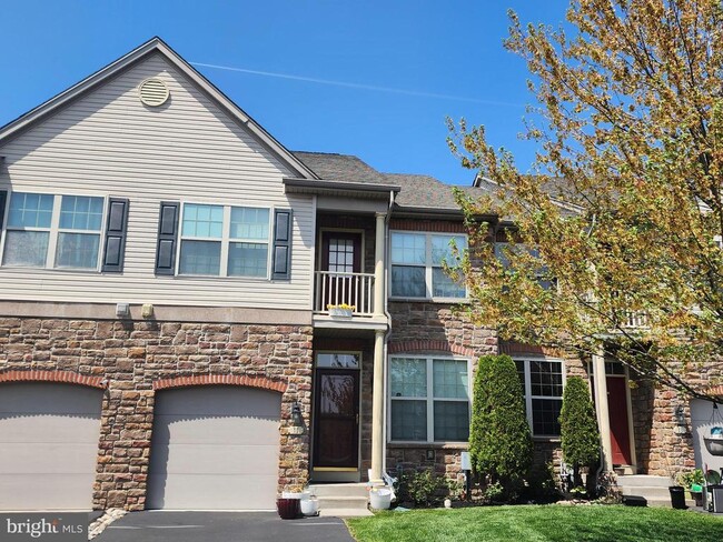 Photo - 11 Shannon Way Townhome