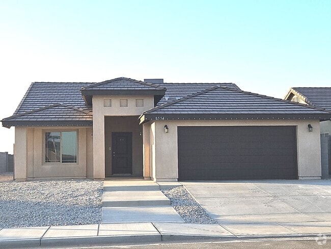 Building Photo - 3 bedroom/2 bath home for Rent