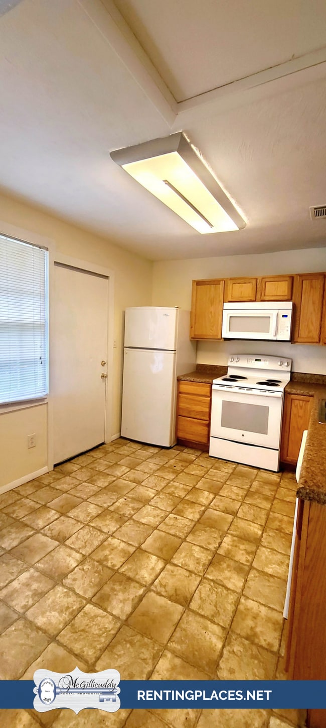 Photo - 1207 Holden Dr