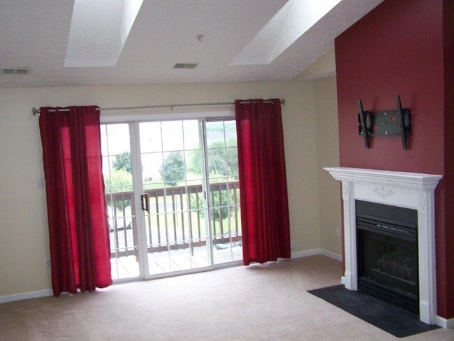 Building Photo - 151 Brookland Ter Unit 9