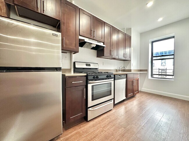 Photo - 3139 Broadway Unidad 19