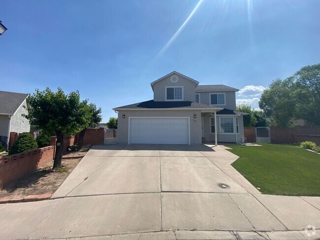 Building Photo - Single Family home - 2 story