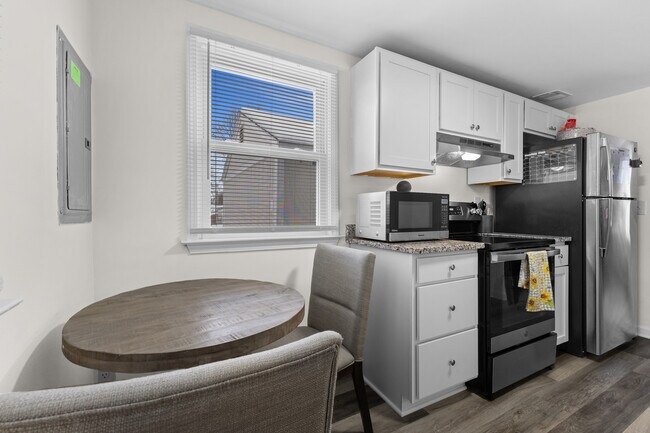 Photo - 5222 Williams St