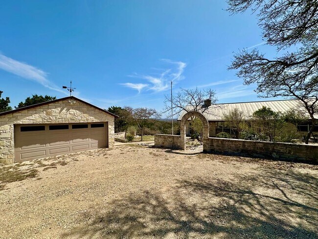 Photo - 336 Japonica Rd