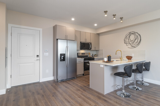 305 Lakeview Apartments
