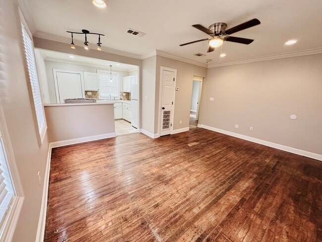 Photo - 3628 Chippewa St