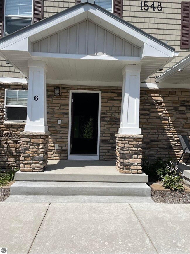 Building Photo - 1548 Simsbury St Rental