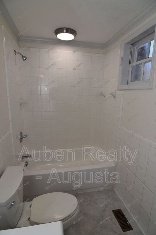 Photo - 239 Greene St