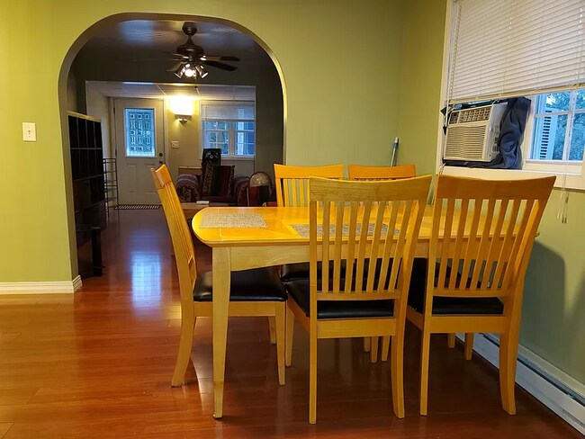 Dining Room - 107 E Poplar St
