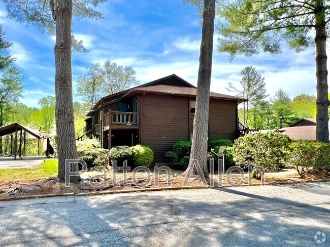 Building Photo - 530 Courtwood Ln Rental
