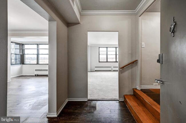 Building Photo - 116 W University Pkwy Unit PH2 Rental